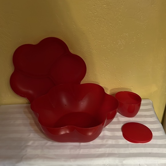 Tupperware Kitchen Tupperware Chip And Dip Set Four Pieces Poshmark